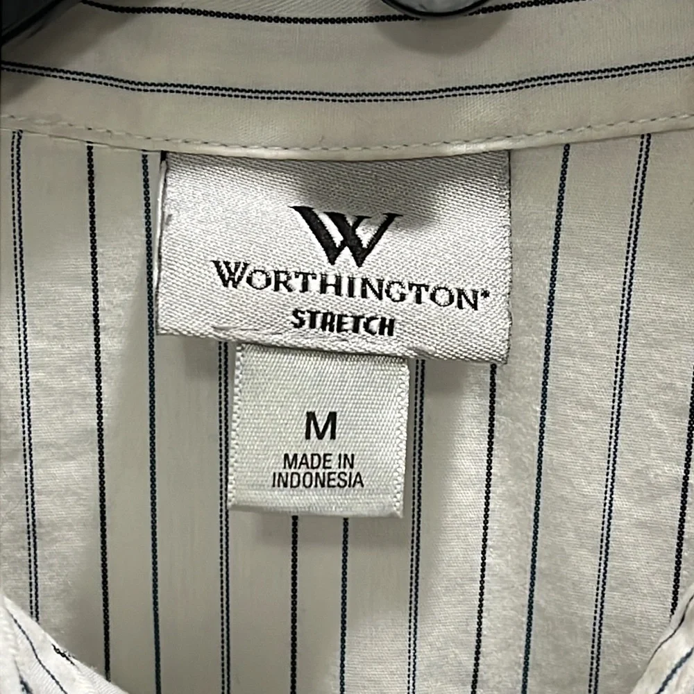 Button down - Picture 3 of 5